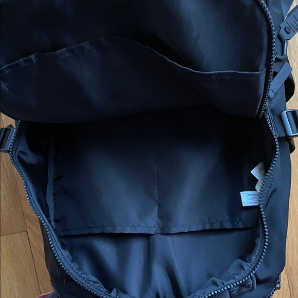 lululemon backpack - Picture 9 of 9